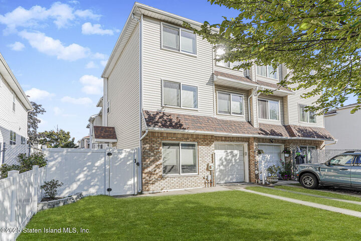 Property Photo: 729 Correll Avenue NY 10309