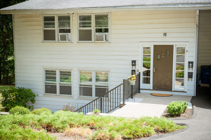 Property Photo:  