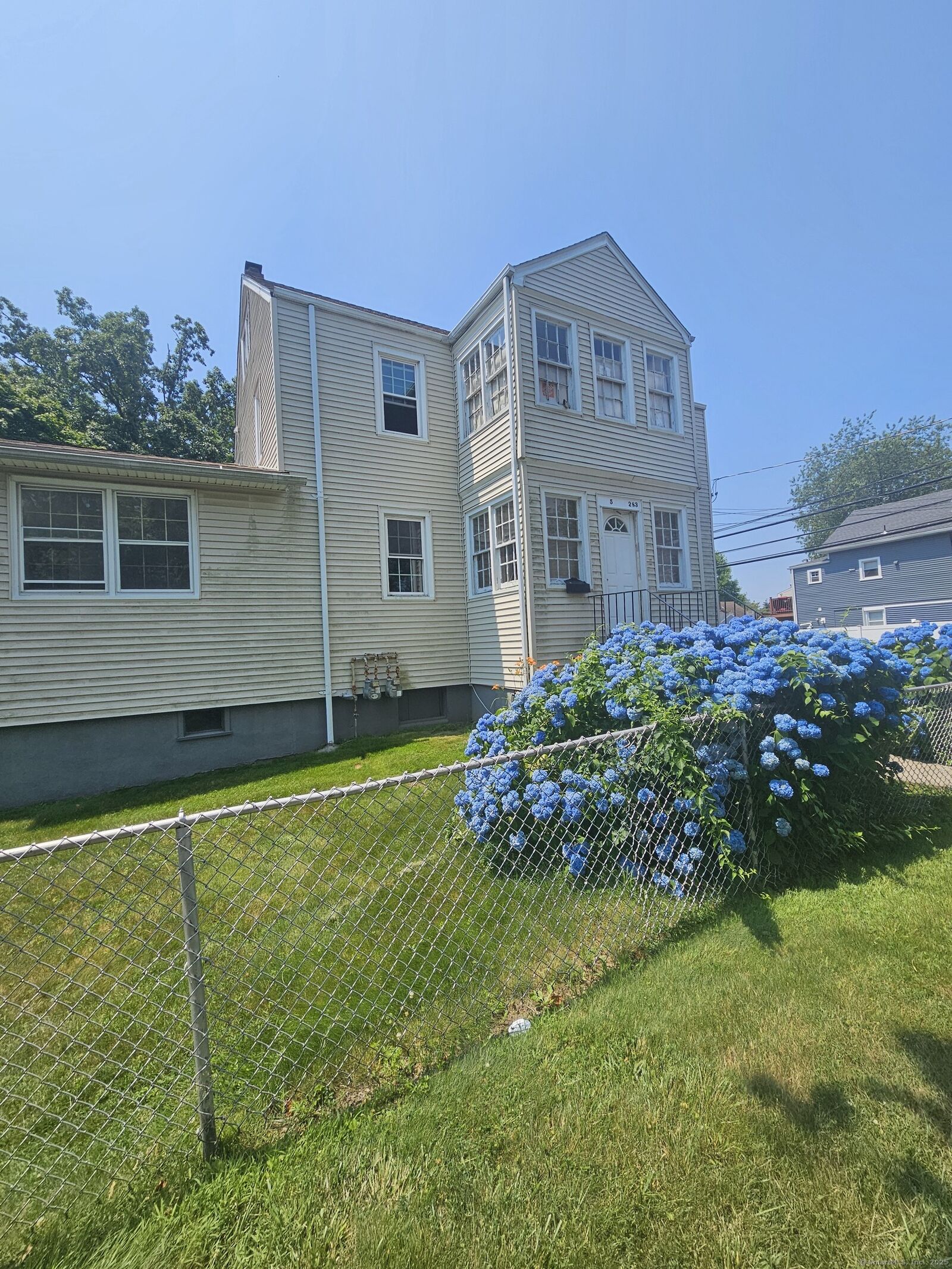 Property Photo:  283 Columbus Avenue  CT 06615 