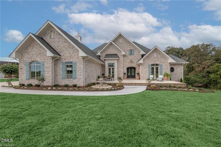 Property Photo: 202 Canterbury Drive NC 28659