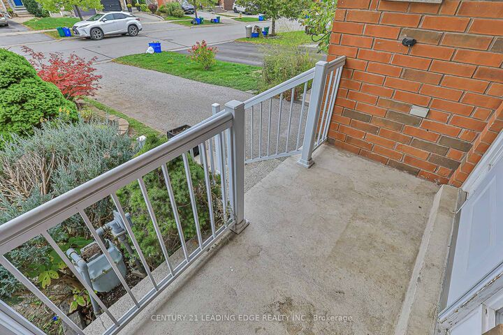 Property Photo:  21 Lilly McKeowan Crescent  ON L0G 1M0 