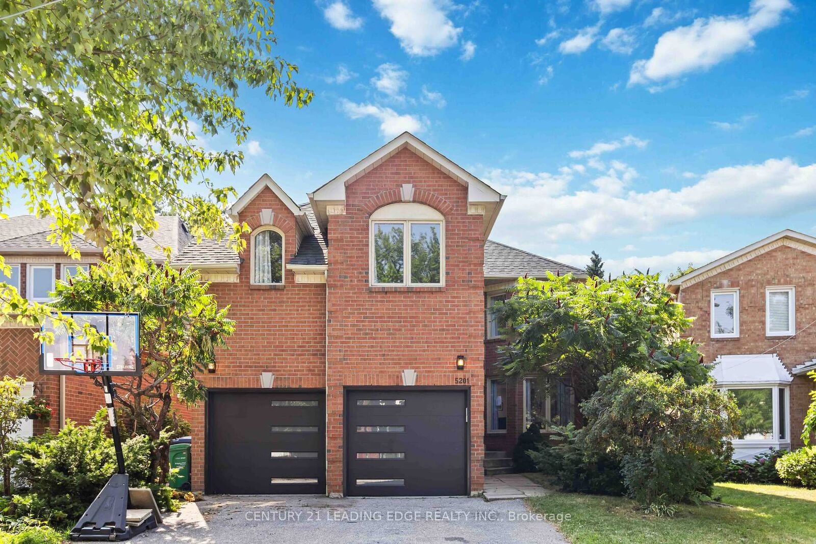 Property Photo: 5201 Champlain Trail ON L5R 3B1
