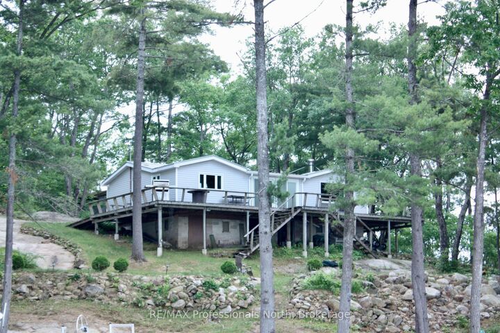 385 Island 38 N/A  Havelock-Belmont-Methuen ON K0L 2H0 photo