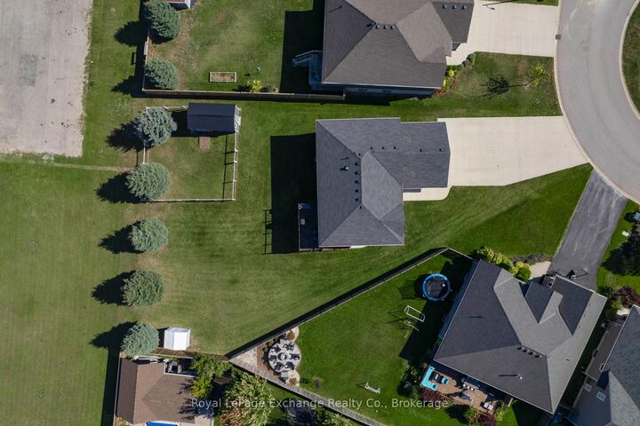 Property Photo:  54 Lakefield Drive  ON N2Z 0C9