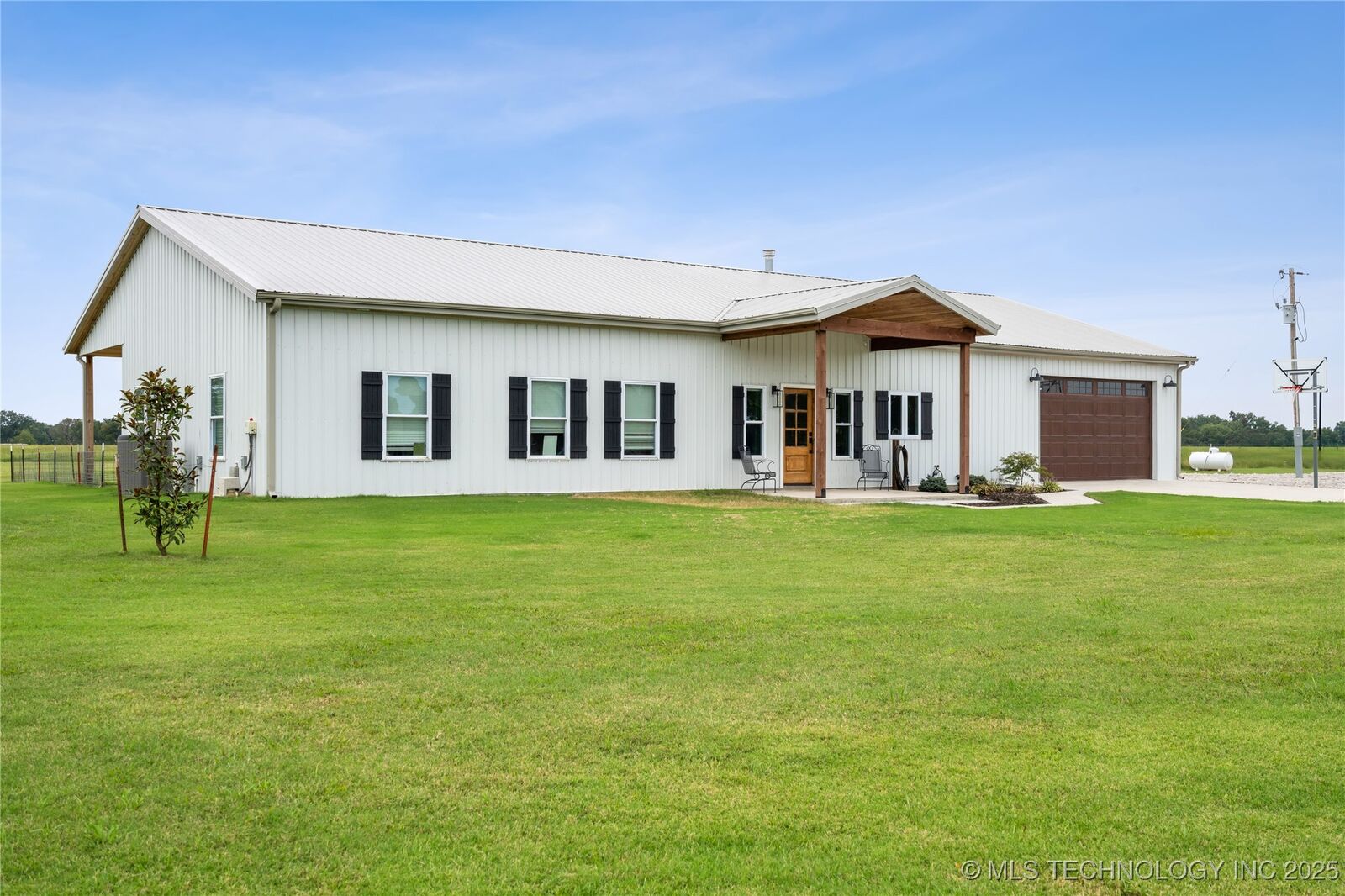 Property Photo: 10585 N 20th Street OK 74467