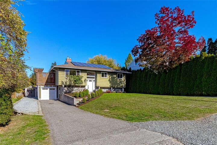 Photo de la propriété: 756 Snowdrop Ave BC V8Z 2N2