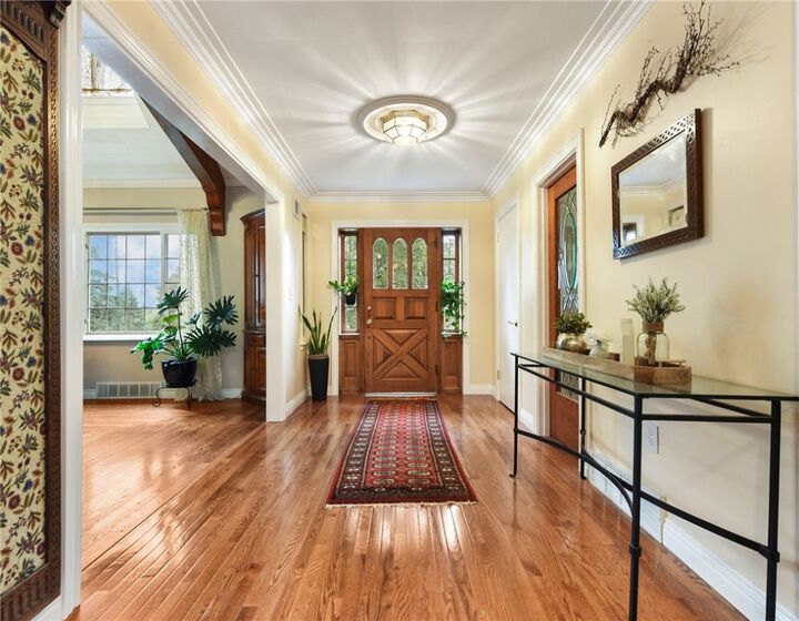 Property Photo:  2055 Outlook Dr  PA 15241 