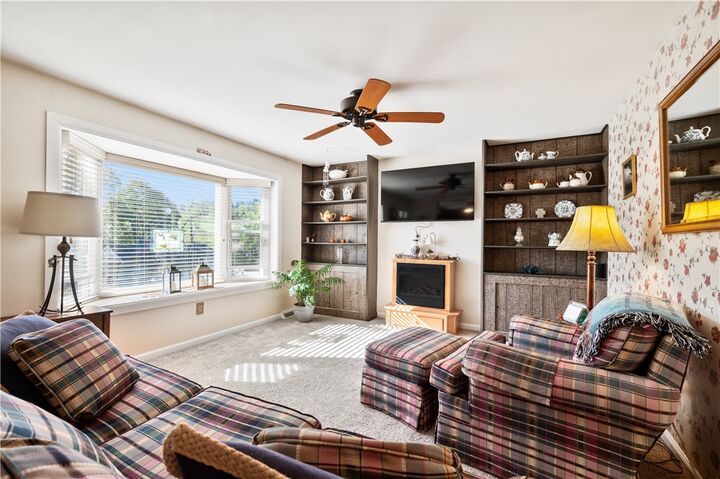 Property Photo:  31 Nancy Dr  PA 15644 