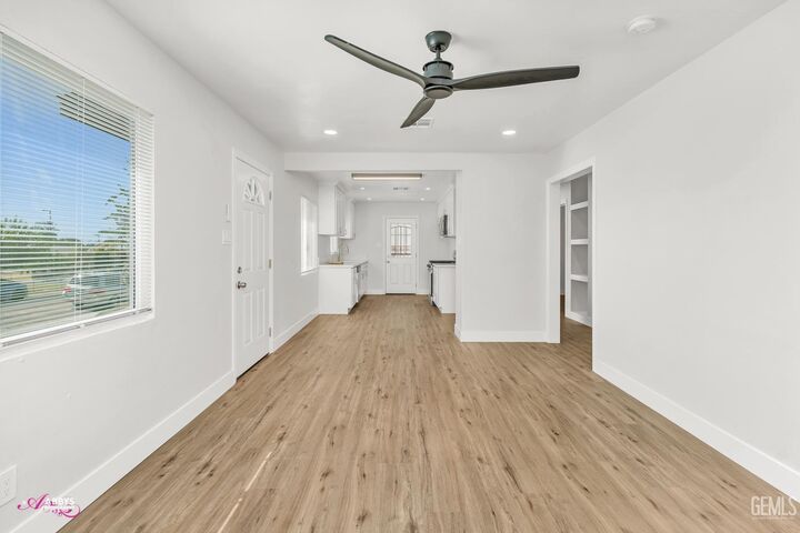 Property Photo: 1704 Bower Street CA 93305