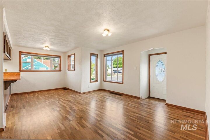 Property Photo:  247 Elmore Ave  ID 83651 