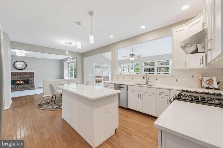 Property Photo:  43756 Woodworth Court  VA 20147