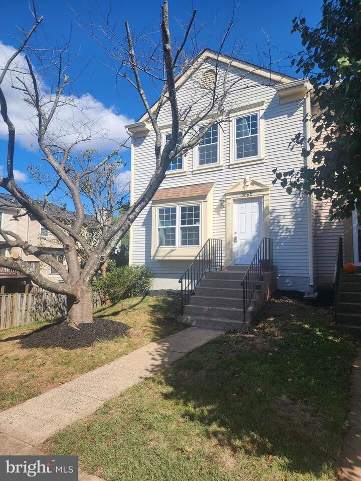 Property Photo: 6688 Comanche Court VA 20169