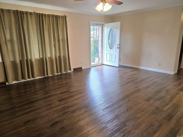Property Photo: 1100 Reine Street AR 71953