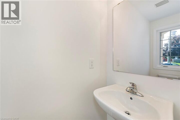 Property Photo:  14 Jellicoe Court  ON L9A 4T1 