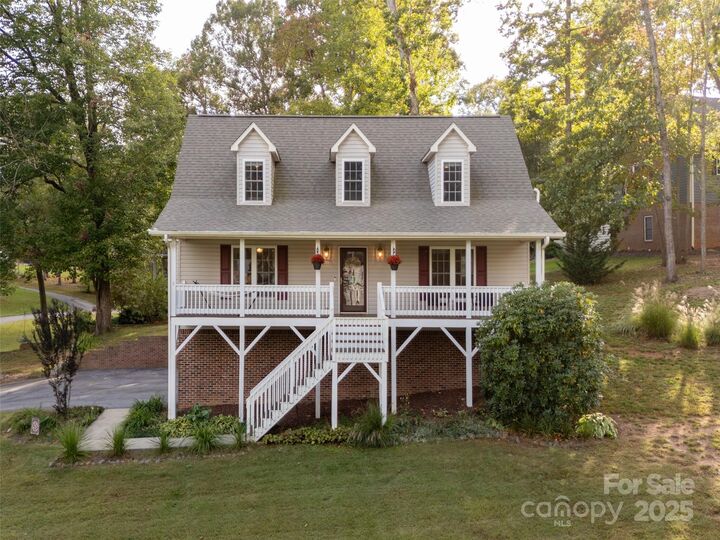 Property Photo: 25 Brierfield Drive NC 28715