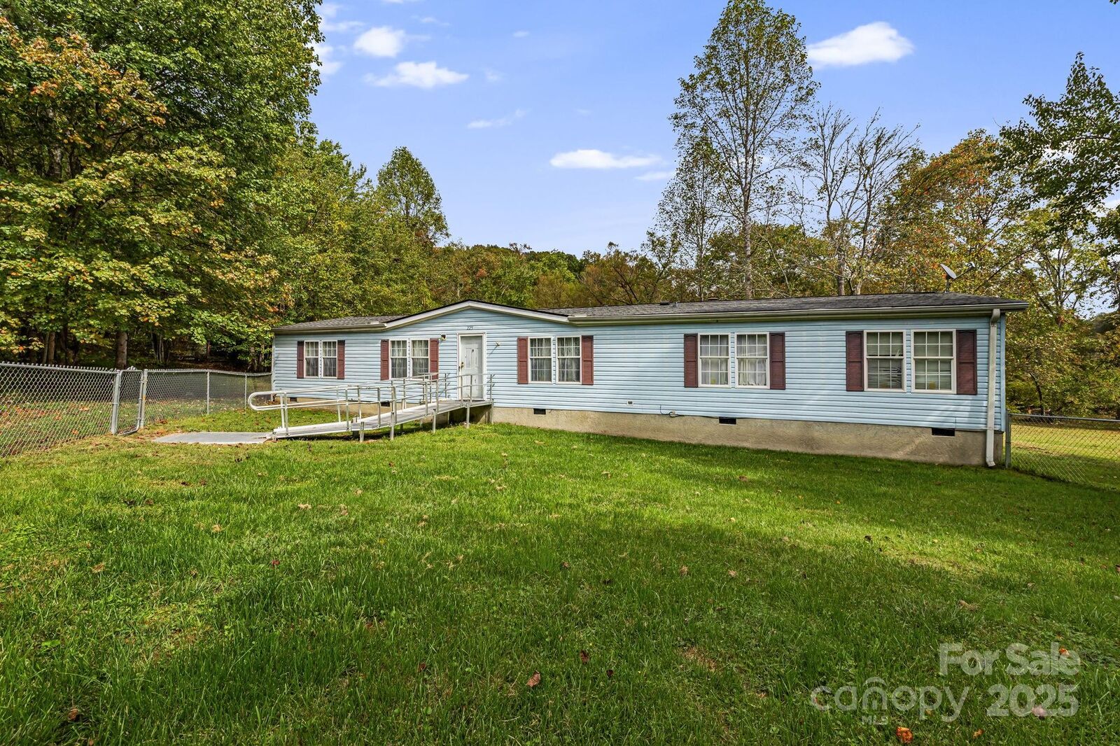 Property Photo: 225 Kirk Way NC 28715
