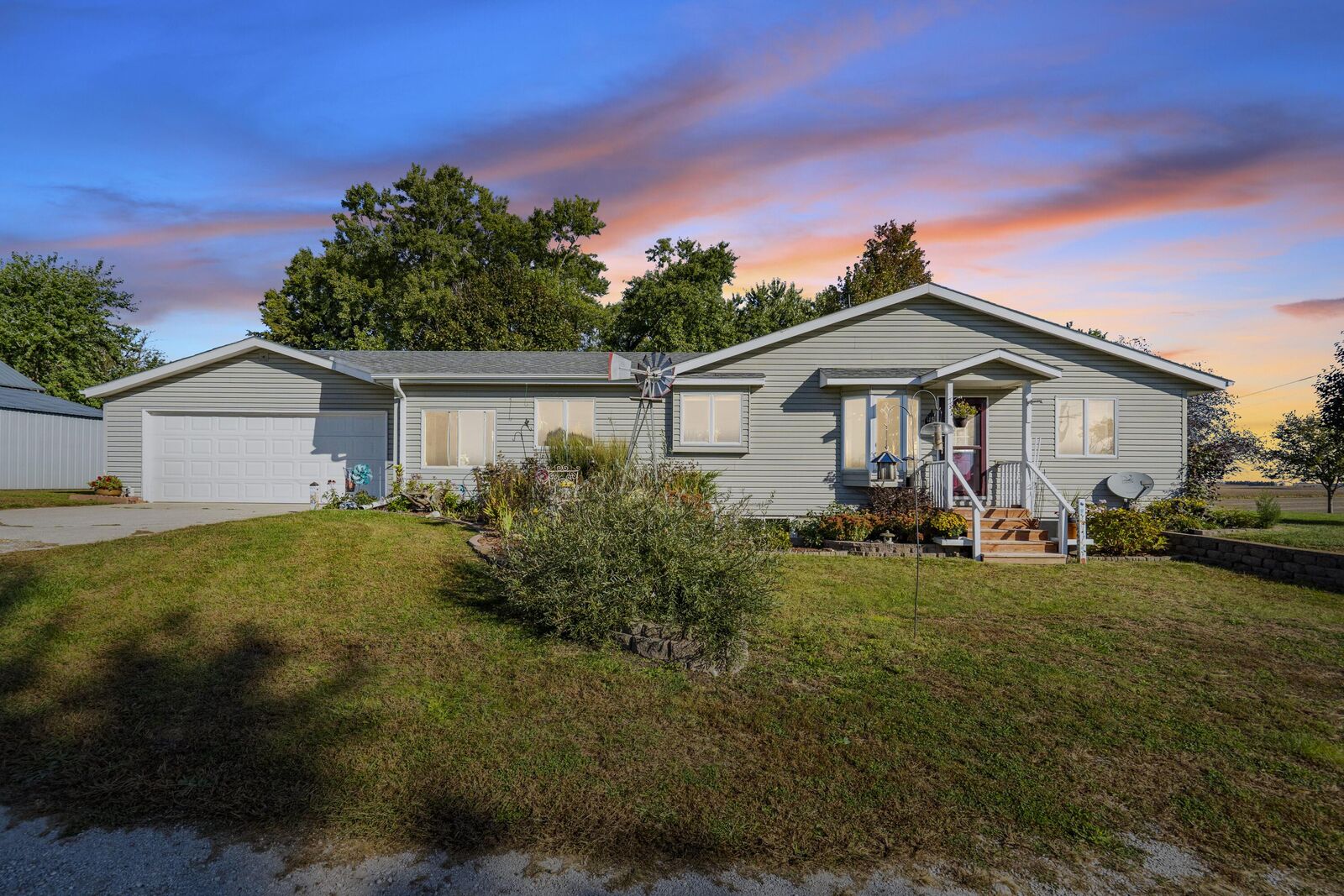 Property Photo:  17921 510th Avenue  IA 50014 