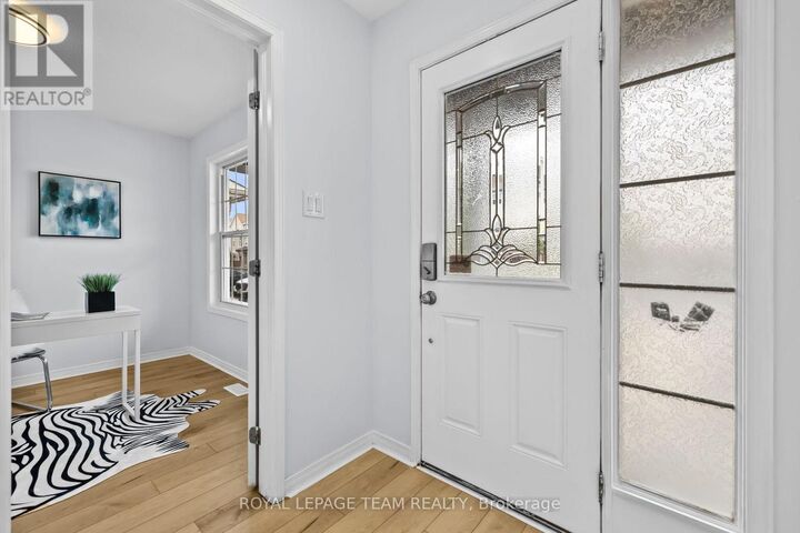 Property Photo: 381 Moffatt Pond Court ON K2J 0C9