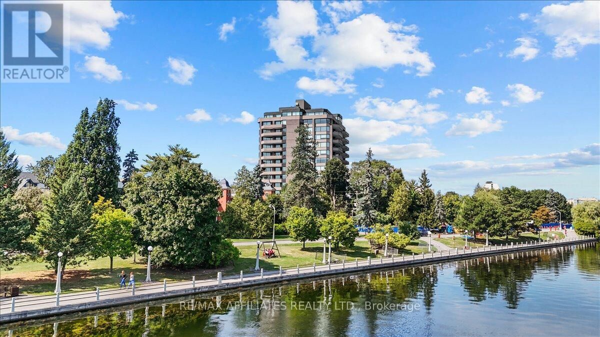 Photo de la propriété: 300 Queen Elizabeth Drive 7D ON K1S 3M6