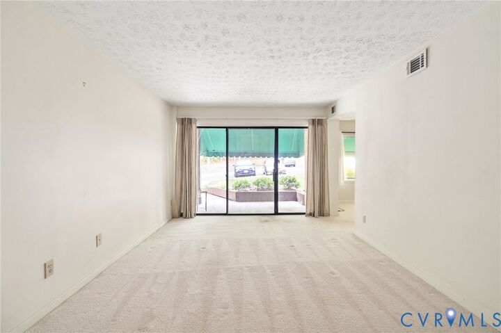 Property Photo: 1501 Regency Woods Road 101 VA 23238