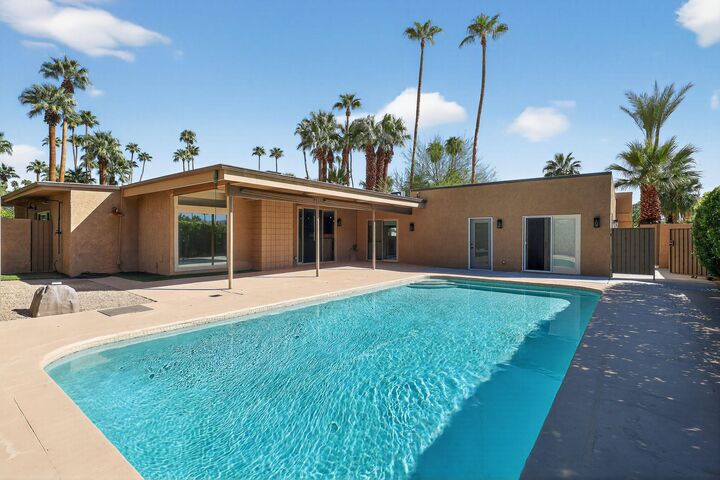 Property Photo: 985 N Tuxedo Circle CA 92262