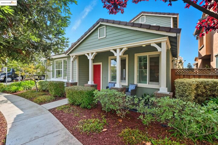 Property Photo: 28530 Gulfport Cir CA 94545