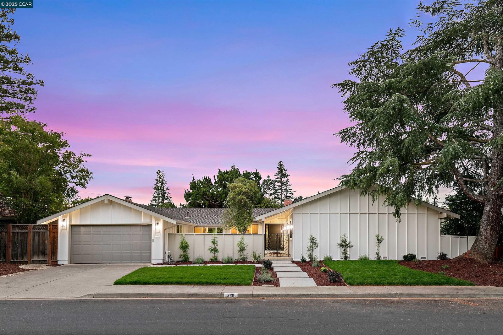 Property Photo: 265 Dover Dr CA 94598