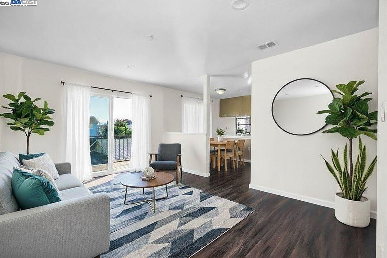 Property Photo:  920 Elgin St G  CA 94536 