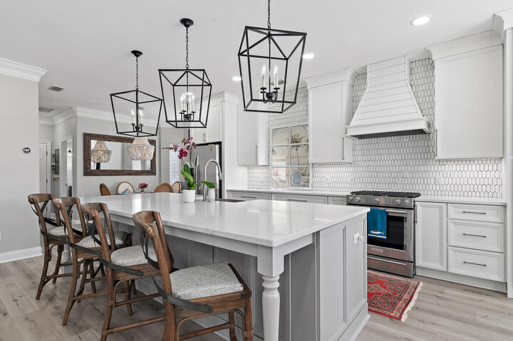 Property Photo: 4600 Sailmaker Lane FL 32541
