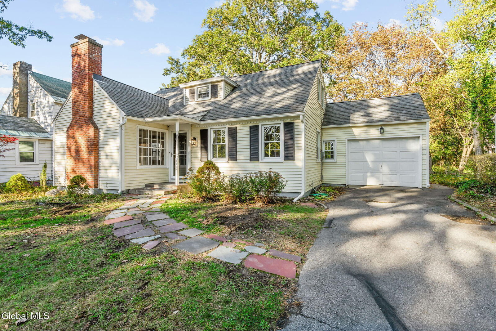 Property Photo:  1509 Wyoming Avenue  NY 12309 