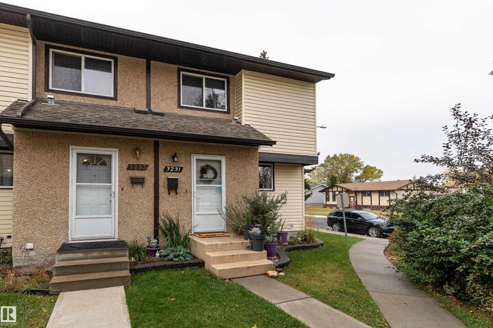Property Photo: 3231 142 Avenue NW AB T5Y 1H9