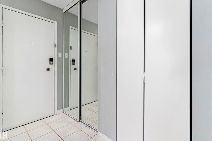 Property Photo: 9725 106 Street NW 1207 AB T5K 1B5