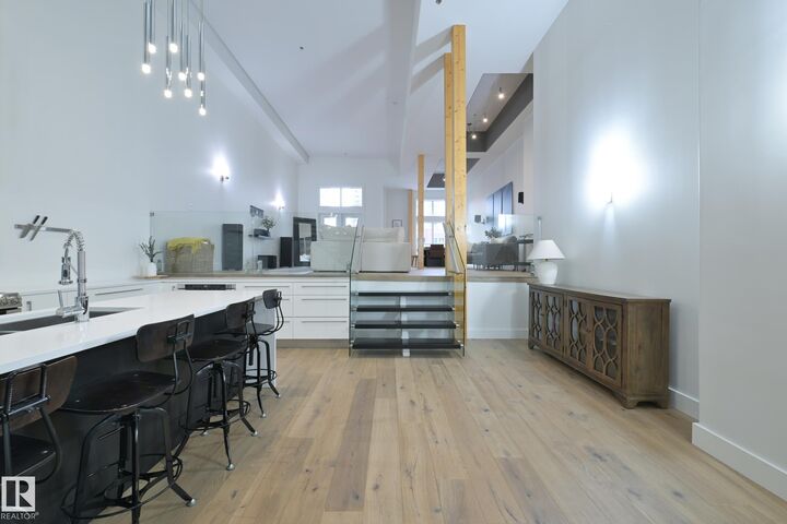 10154 103 Street NW 403  Edmonton AB T5J 0X7 photo