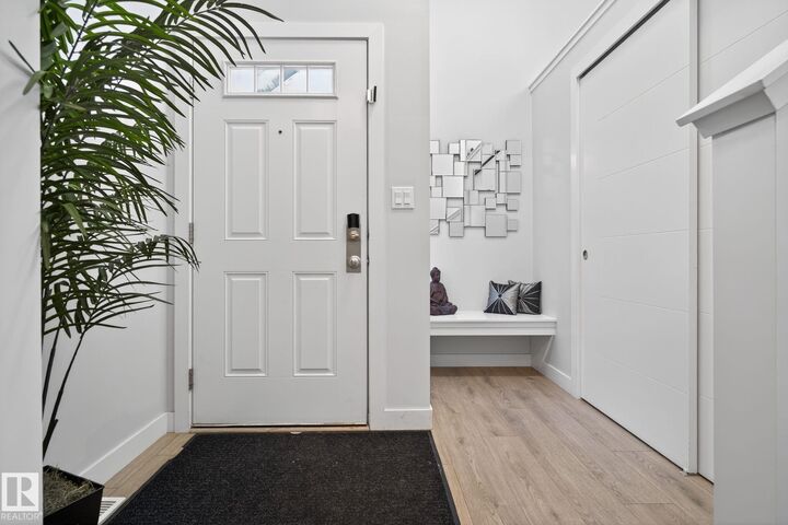Property Photo: 267 39 Ave NW AB T6T 2K2