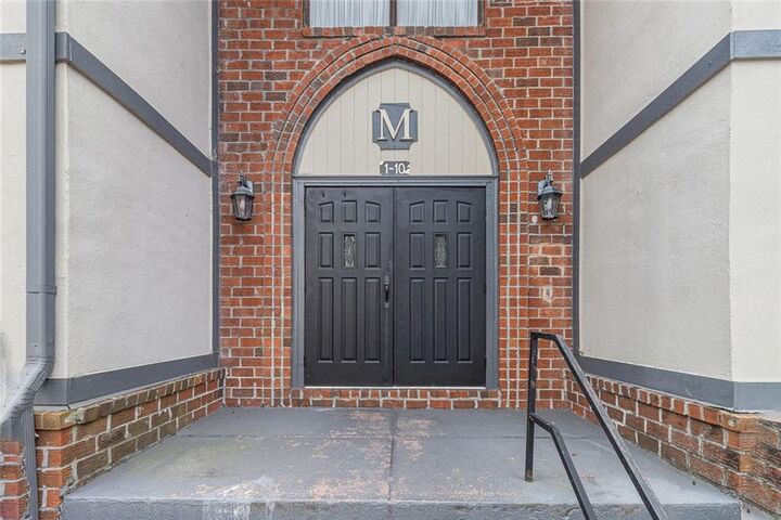 Property Photo: 6851 Roswell Road M-5 GA 30328
