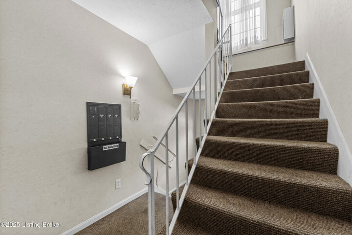 Property Photo: 521 Zorn Ave C4 KY 40206