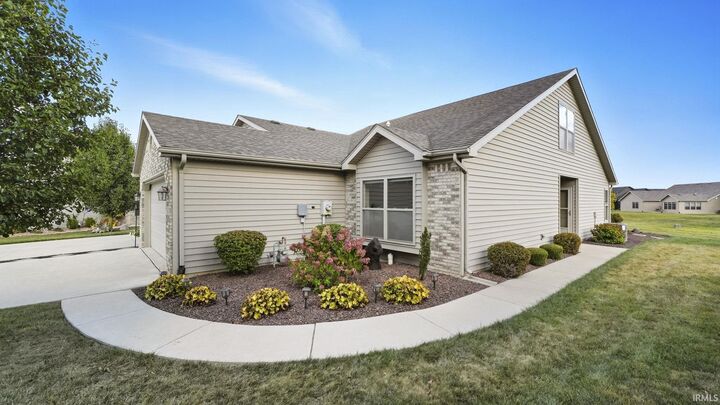 Property Photo:  1509 Coventry Court  IN 46706-3078 