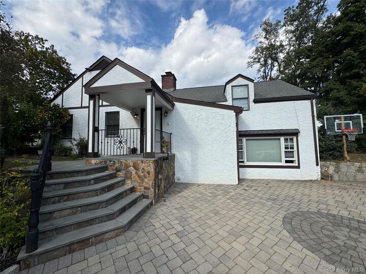 Property Photo:  20 E Annadale Street  NY 10504
