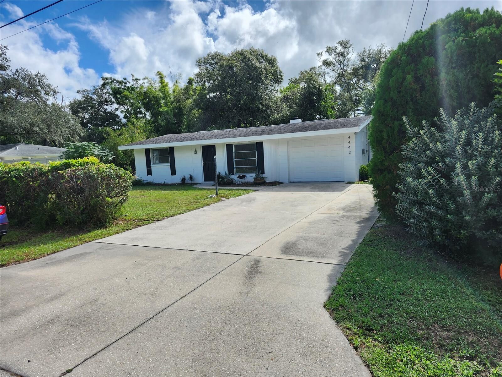 Property Photo: 4442 Beacon Drive FL 34232