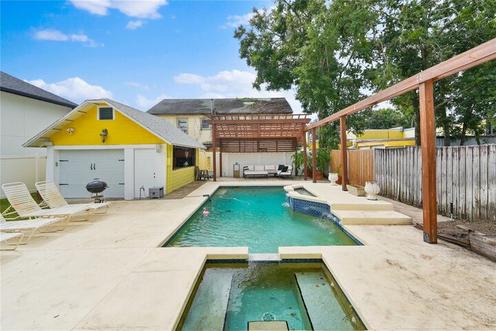 Property Photo: 714 Woodward Street FL 32803