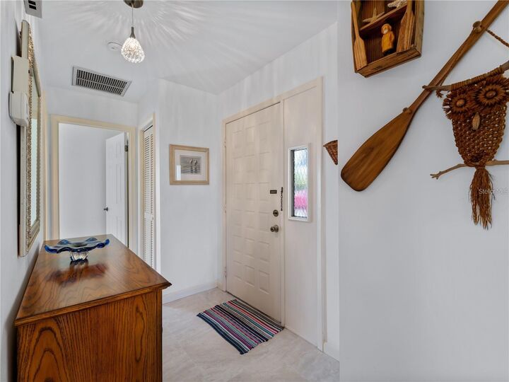 Property Photo: 1708 Lakeside Drive 1710B FL 34293