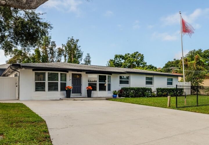 Property Photo: 3914 W Oklahoma Avenue FL 33616
