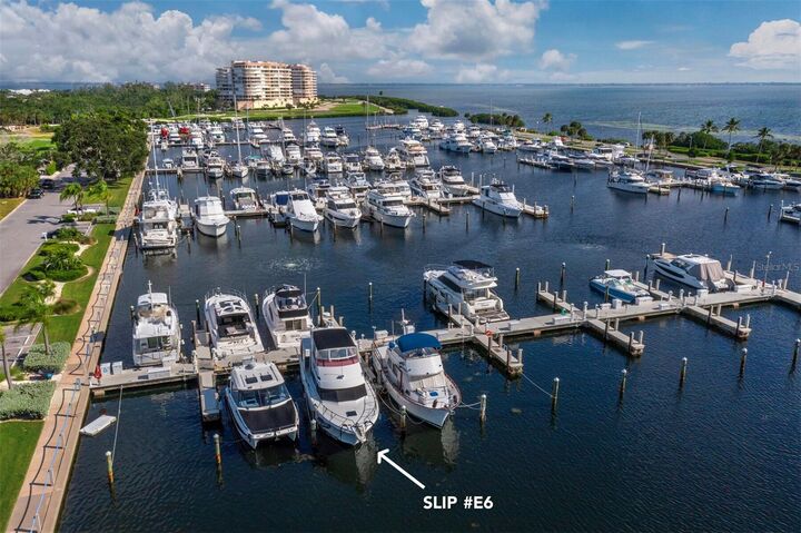 Property Photo: 2800 Harbourside Drive E06 FL 34228