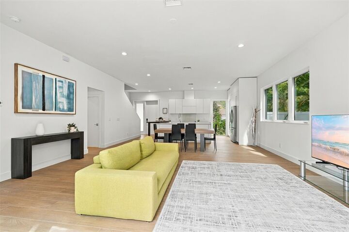 Property Photo:  2516 Browning Street  FL 34237 