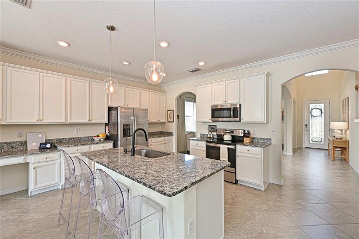 Property Photo: 11314 Sweetgrass Drive FL 34212