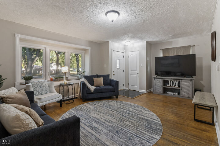 Property Photo:  2113 E 65th Street  IN 46220 