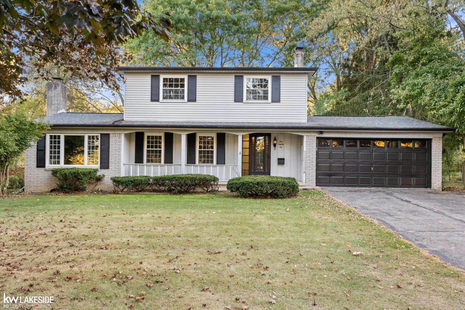 Property Photo:  1086 E Silverbell Road  MI 48360