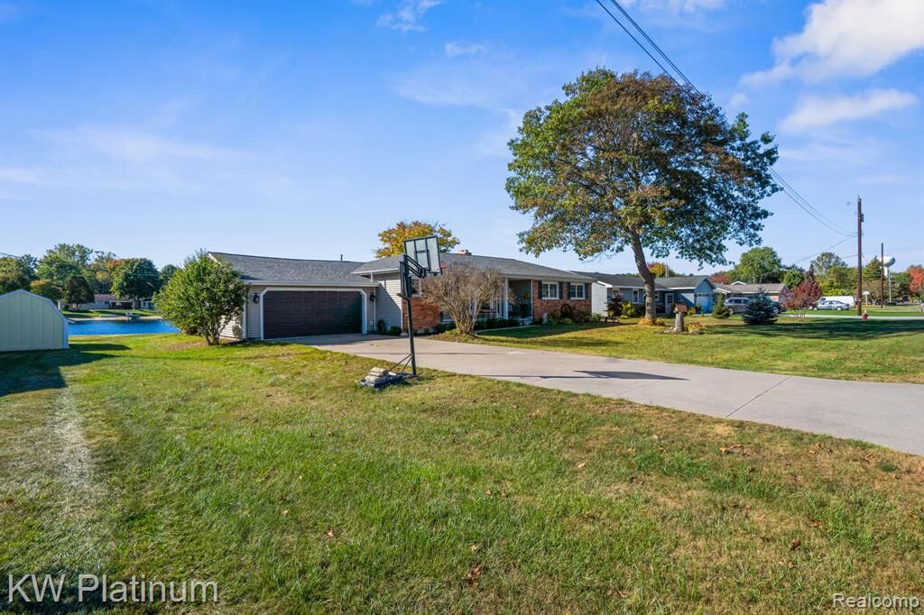 Property Photo:  3269 Lake Drive  MI 48059 4203 
