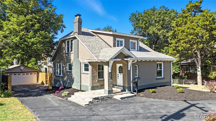 8361 Big Bend Boulevard  Webster Groves MO 63119 photo