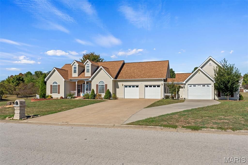 Property Photo: 829 Oakmont Lane MO 63084